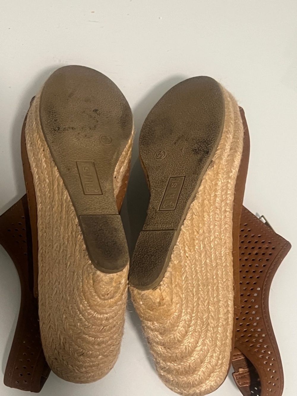Women’s Brown Wedge Suede Material - Gently Worn. Size 9.5 - Picture 9 of 9